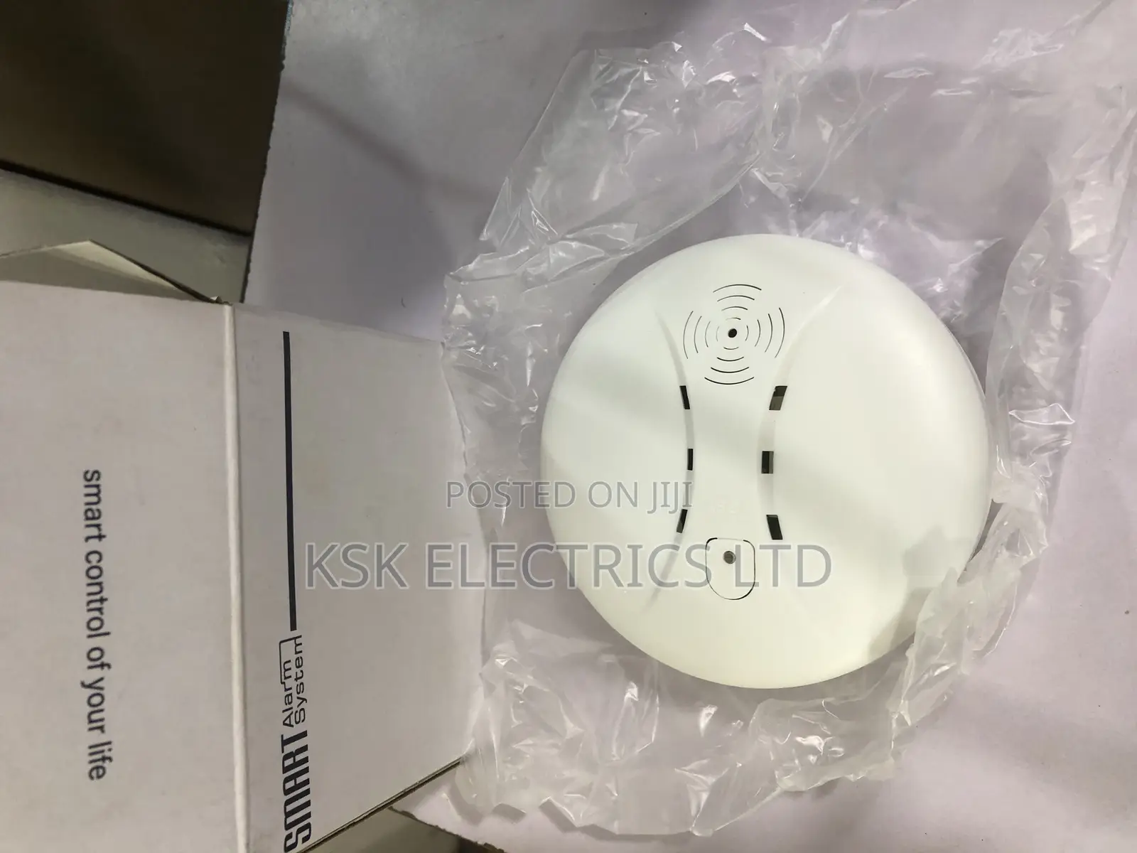 Smoke Detector With Built-in Wireless Transmitter (Optional)