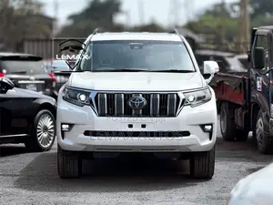 Photo - Toyota Land Cruiser Prado 2.8 2019 White
