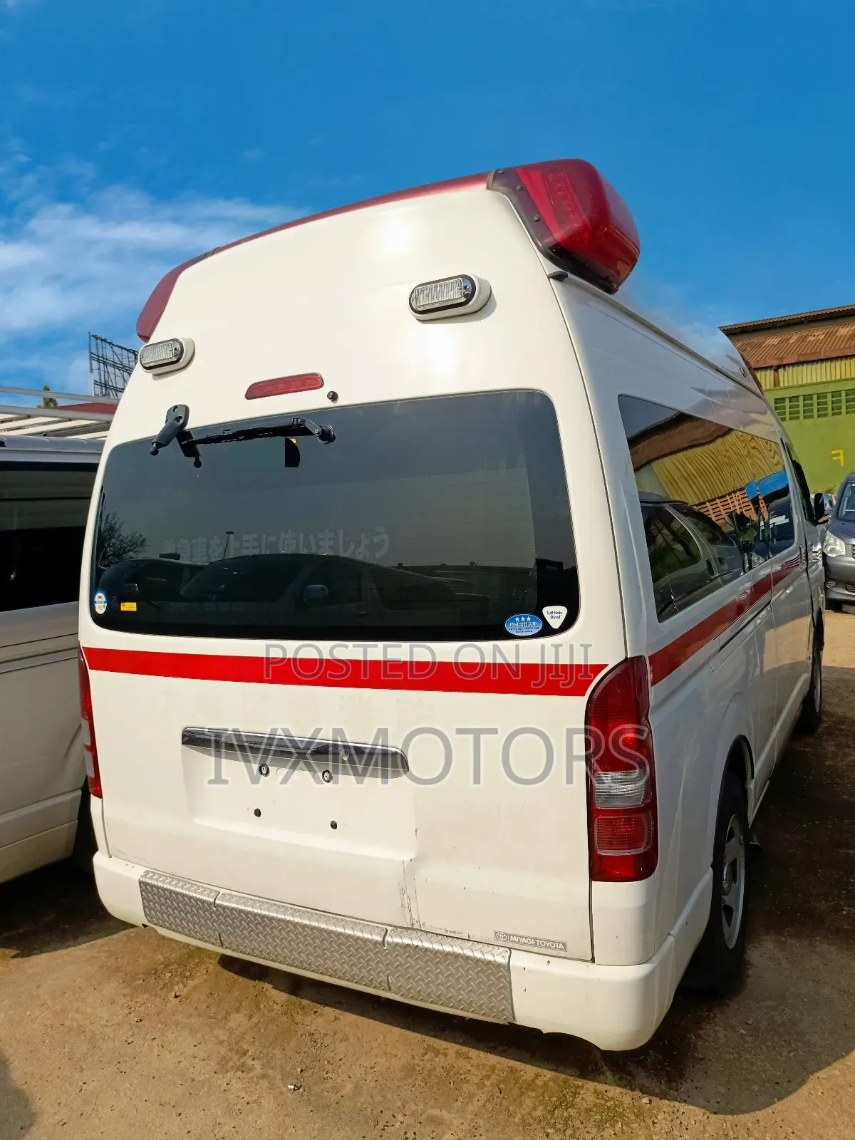 Toyota HiAce 2012 White