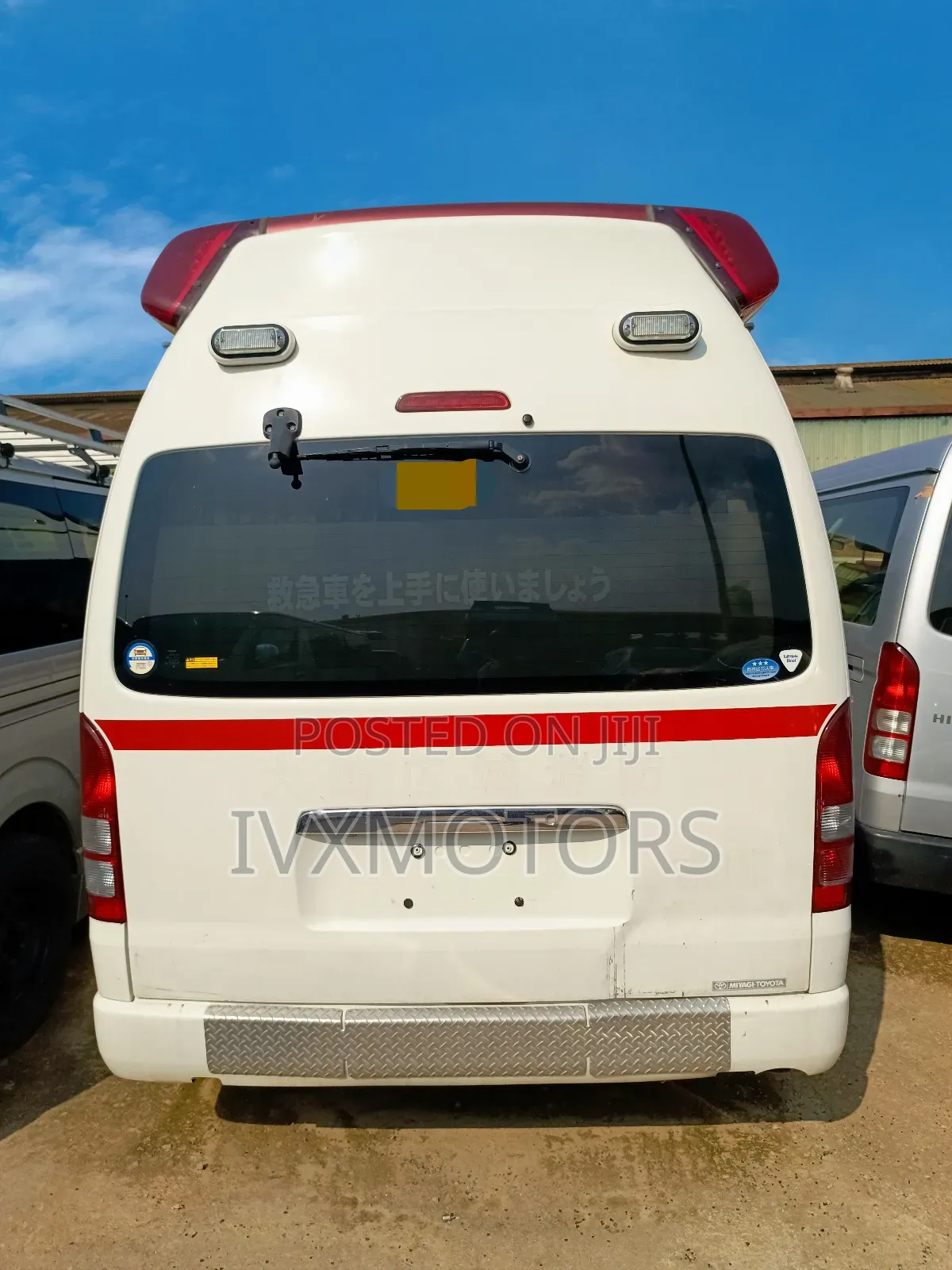 Toyota HiAce 2012 White