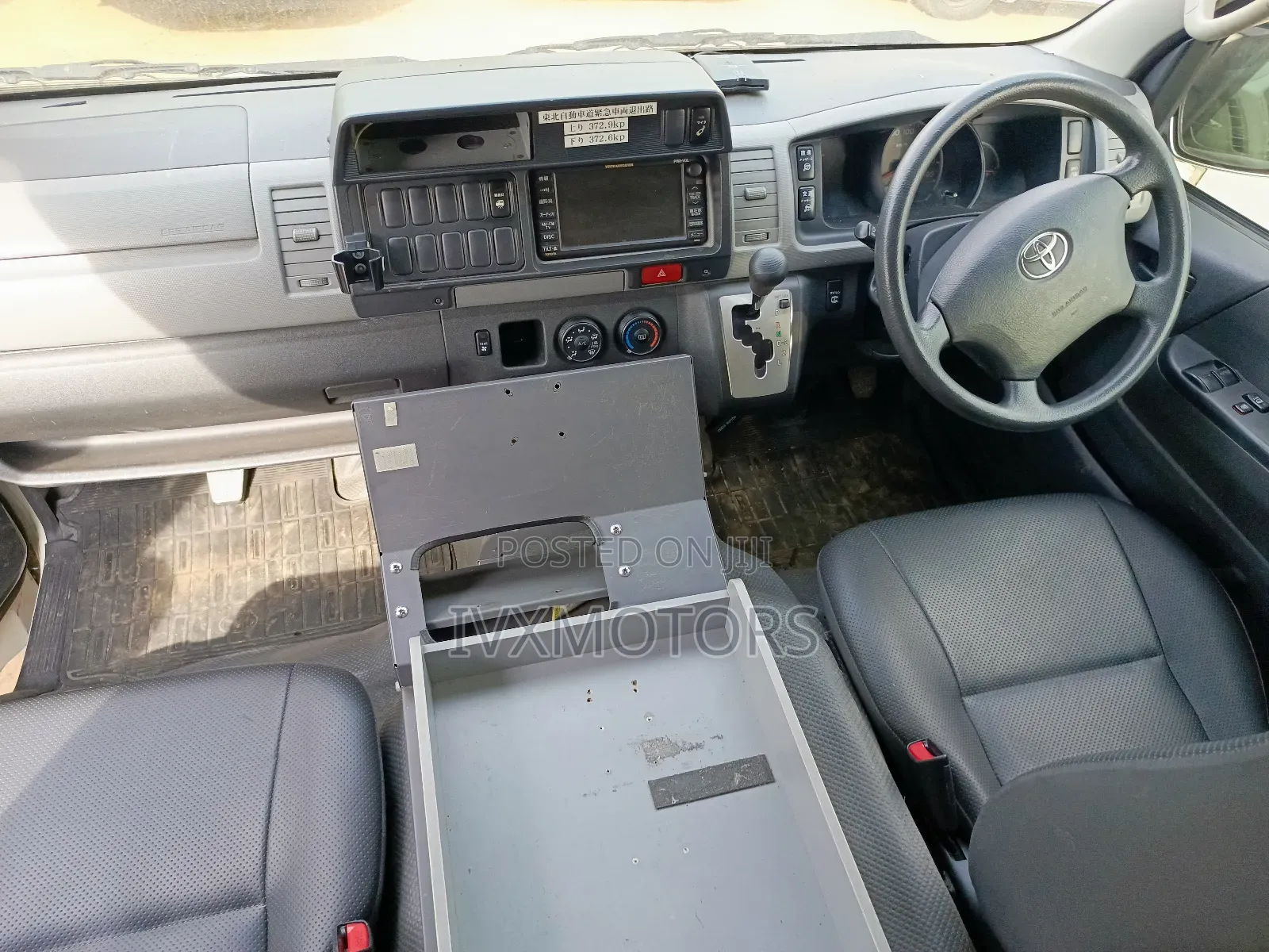 Toyota HiAce 2012 White