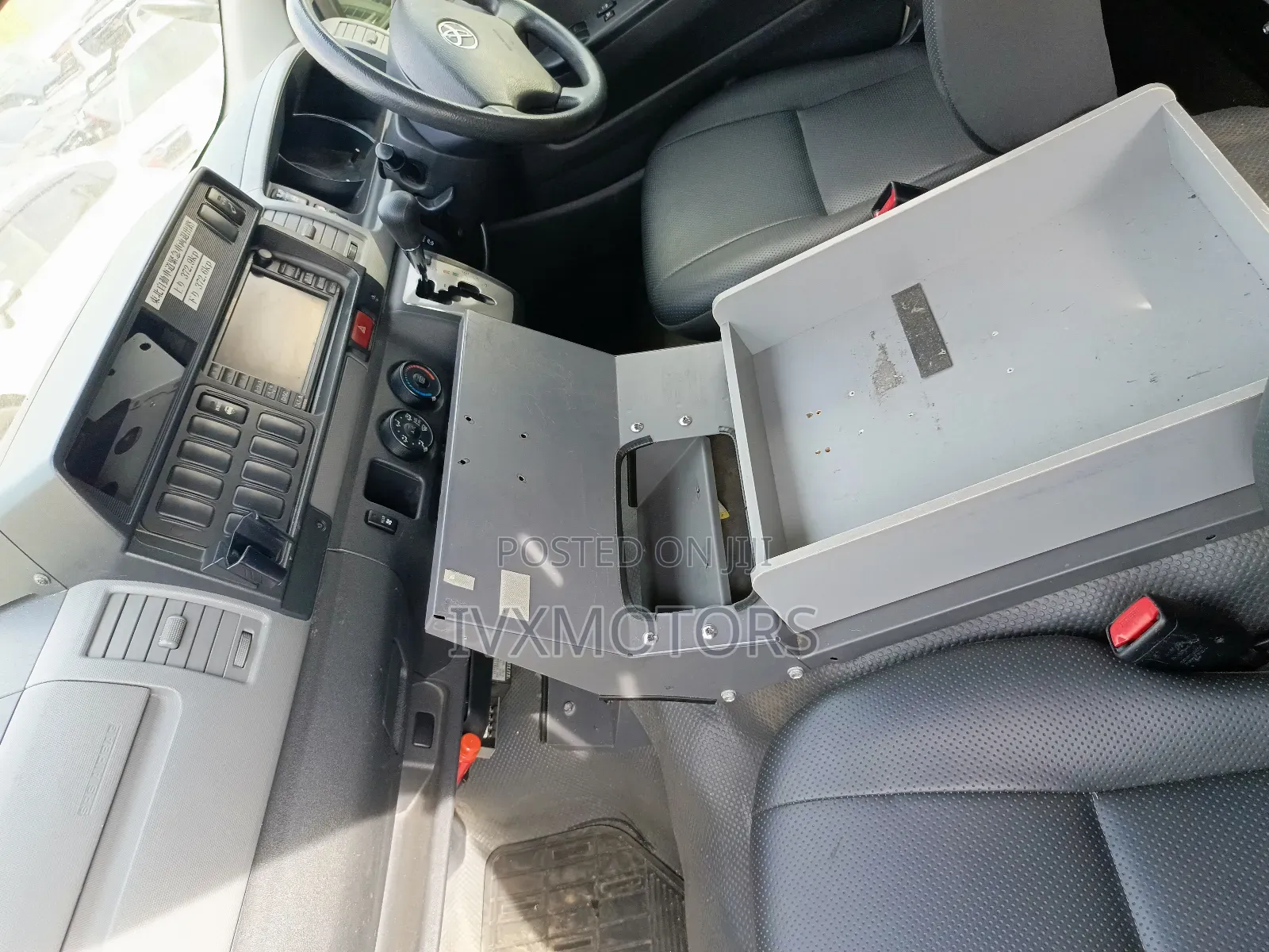 Toyota HiAce 2012 White