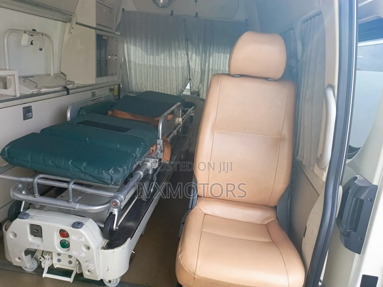 Toyota HiAce 2012 White