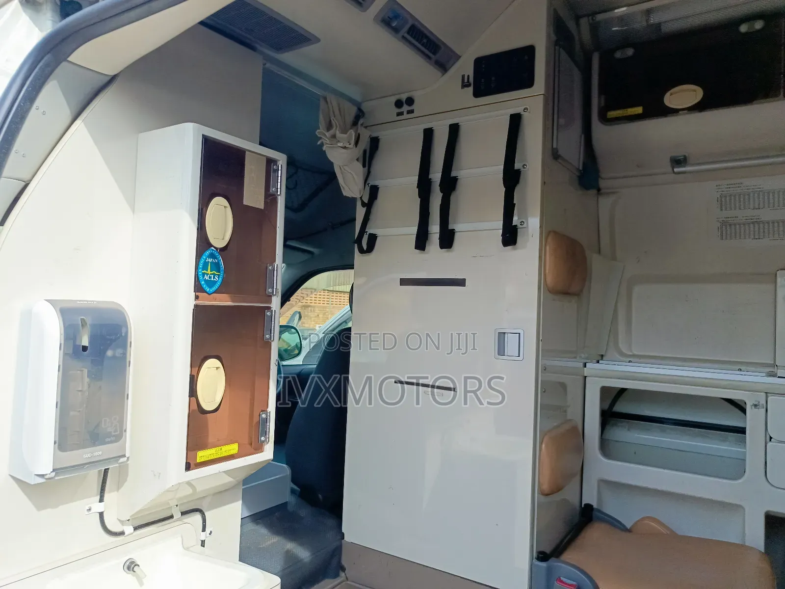 Toyota HiAce 2012 White