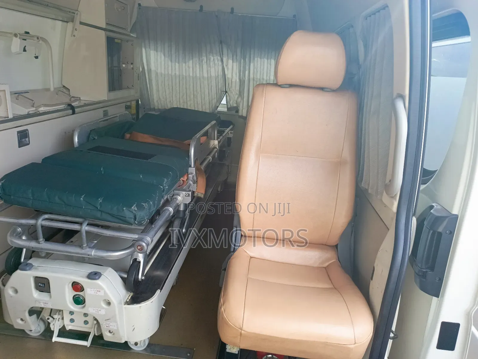 Toyota HiAce 2012 White