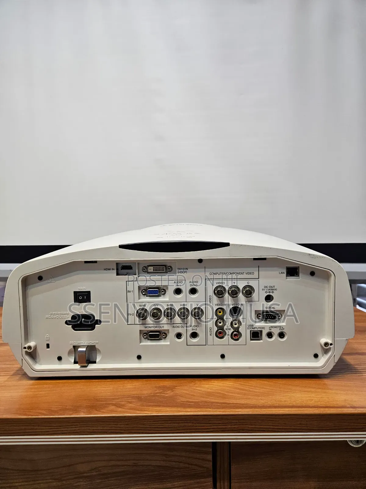 Mitsubishi XD3500U DLP Projector - 5000 Ansi Lumens,1024x768