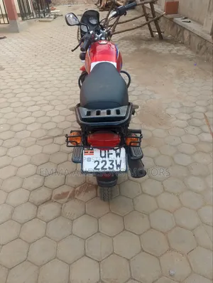 Bajaj Boxer 125 2023 Red