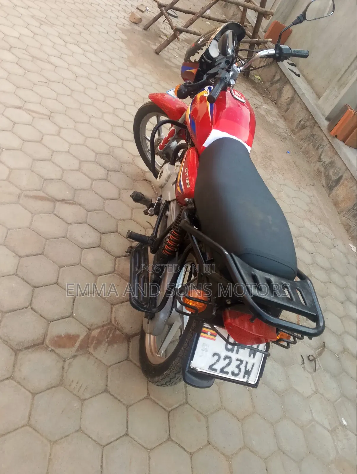 Bajaj Boxer 125 2023 Red