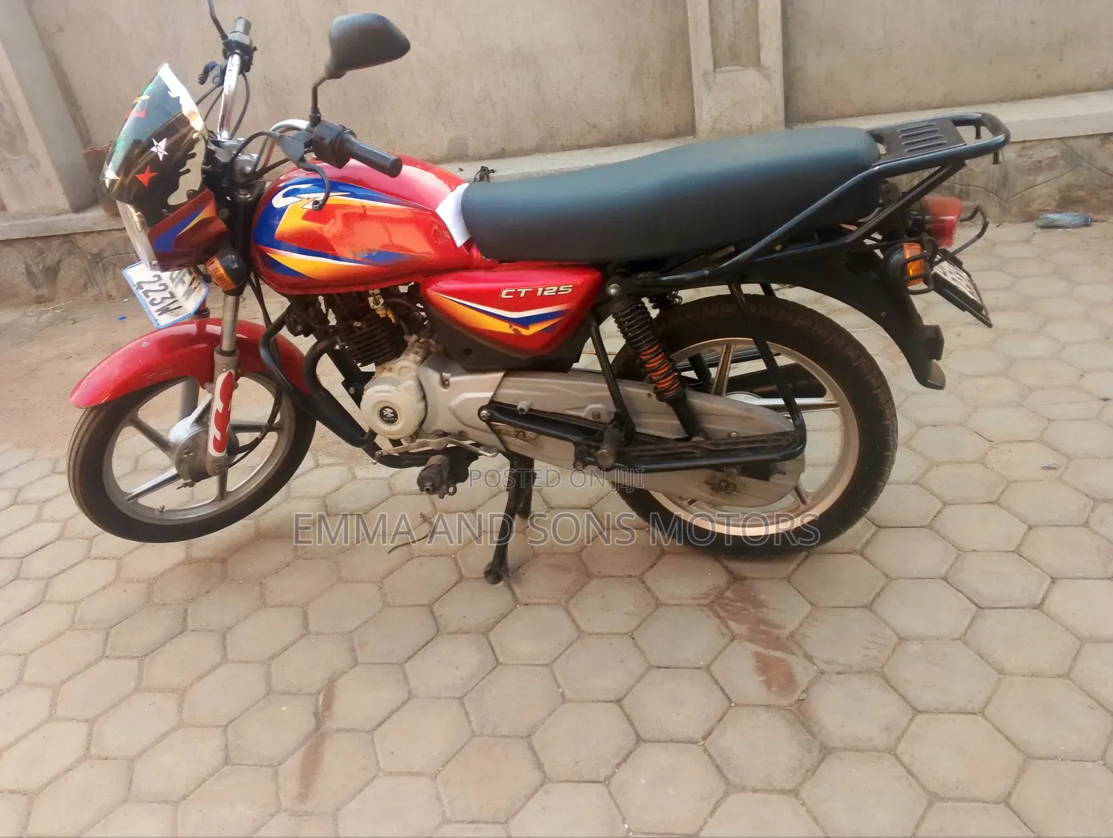 Bajaj Boxer 125 2023 Red