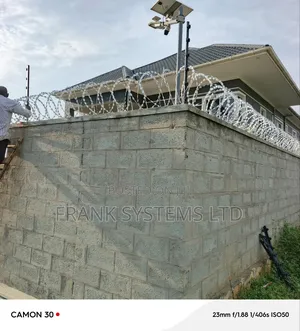 Electric Fence With 1200 Volts To 1500volts