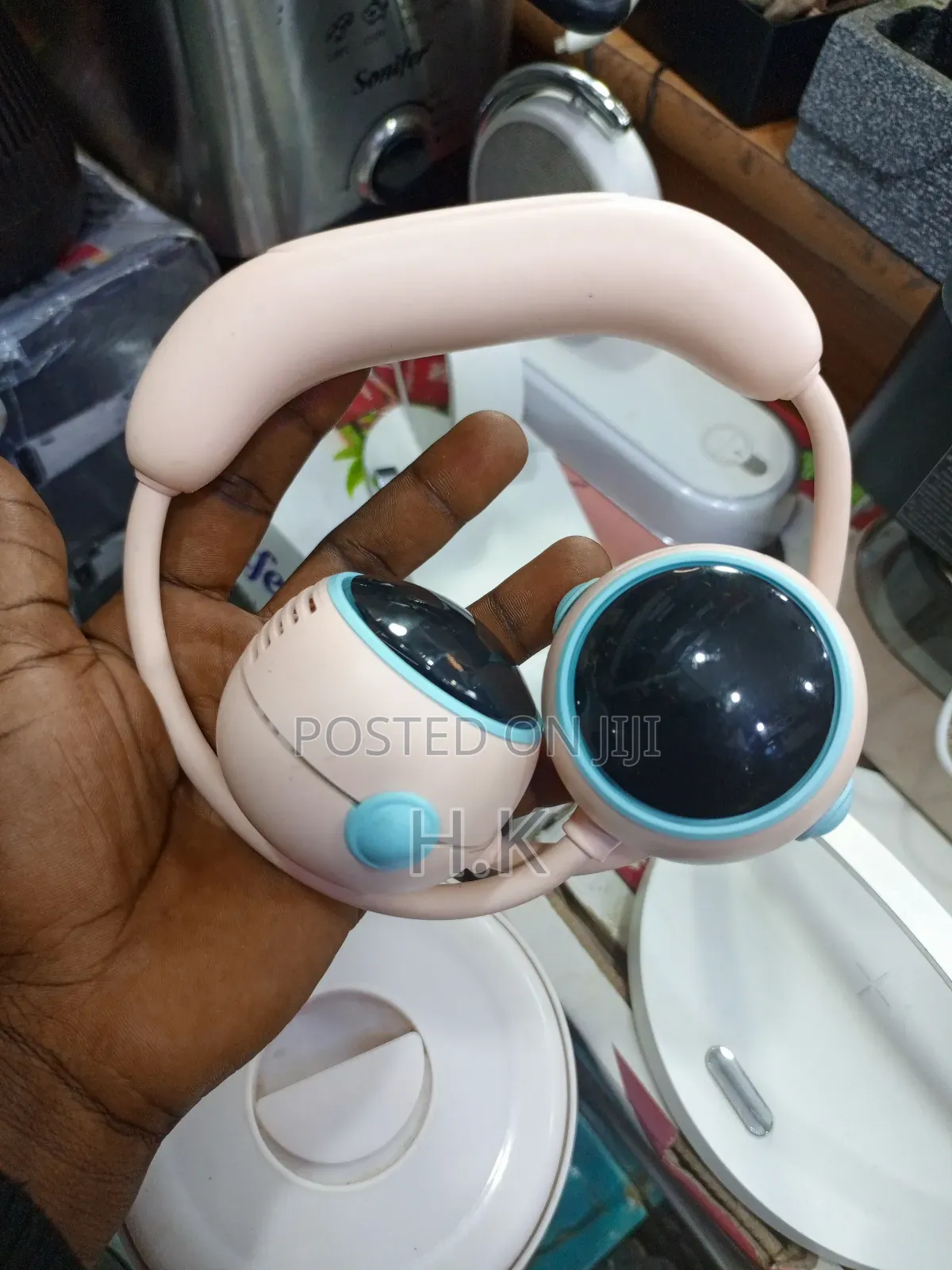 Portable, Wearable Neck Fan.