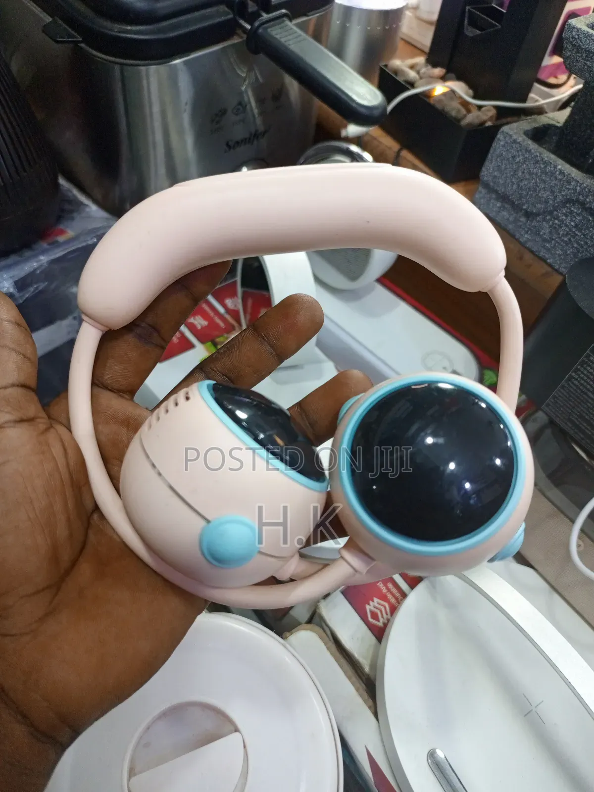 Portable, Wearable Neck Fan.