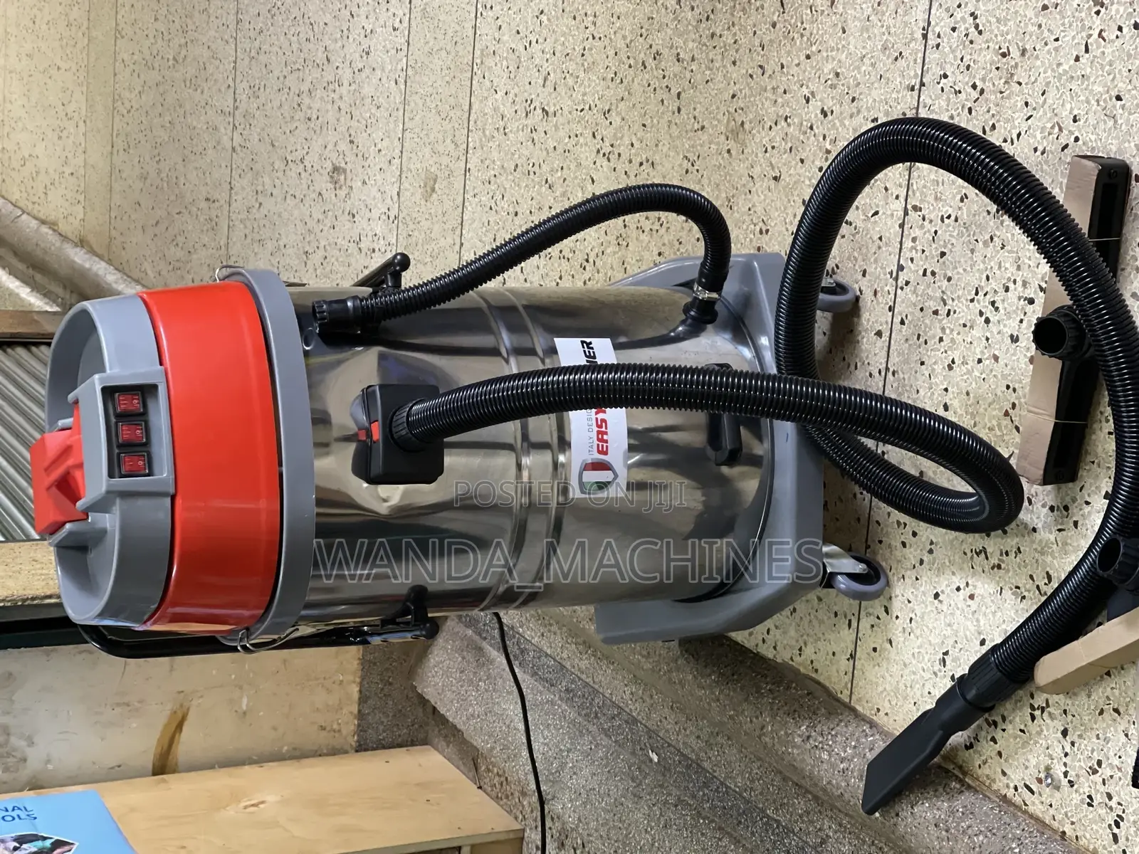 Vacuum Cleaner Italy Design 80L