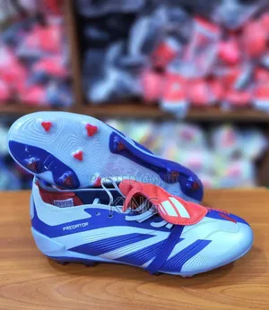 Photo - Predator Elite Tongue FG Adidas Boots