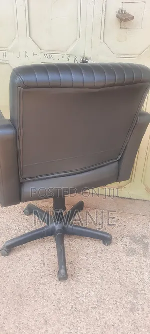 New Nice Barber Chairs for Salon