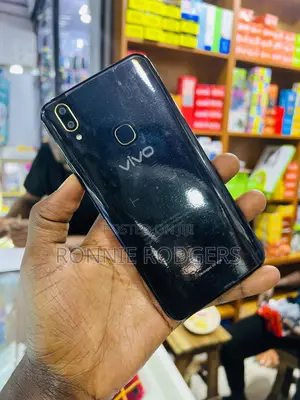 Photo - Vivo Y85 64 GB Black