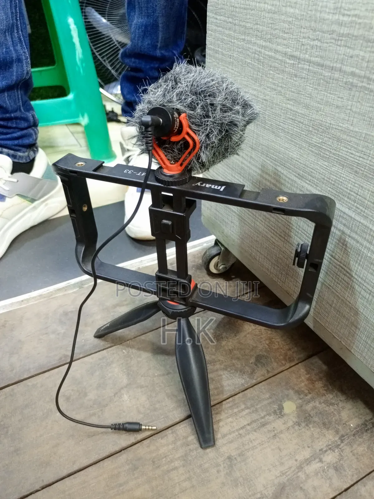 Boya BY-VG380 Multifunctional Smartphone Video Kit.