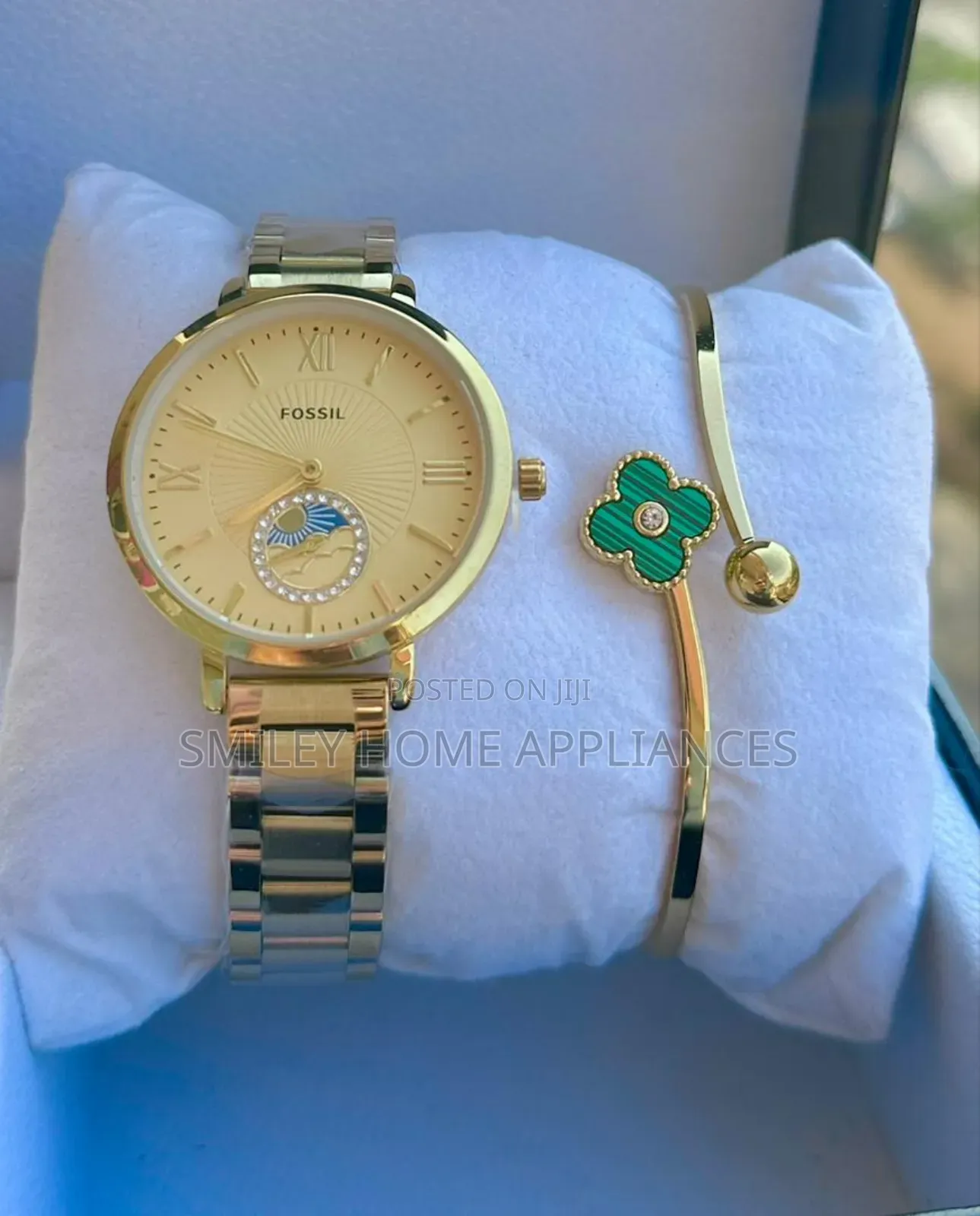 Original Fossil Women's Wrist Stylish Watch With a Bracelet