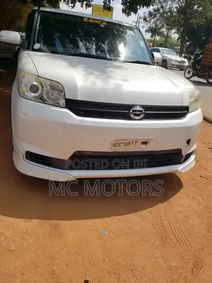 Toyota Corolla Rumion Hatchback 1.5 FWD 2010 White