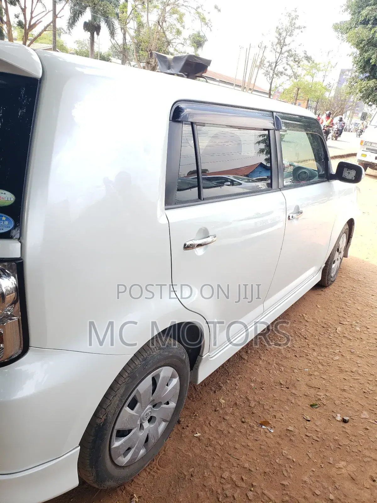 Toyota Corolla Rumion Hatchback 1.5 FWD 2010 White