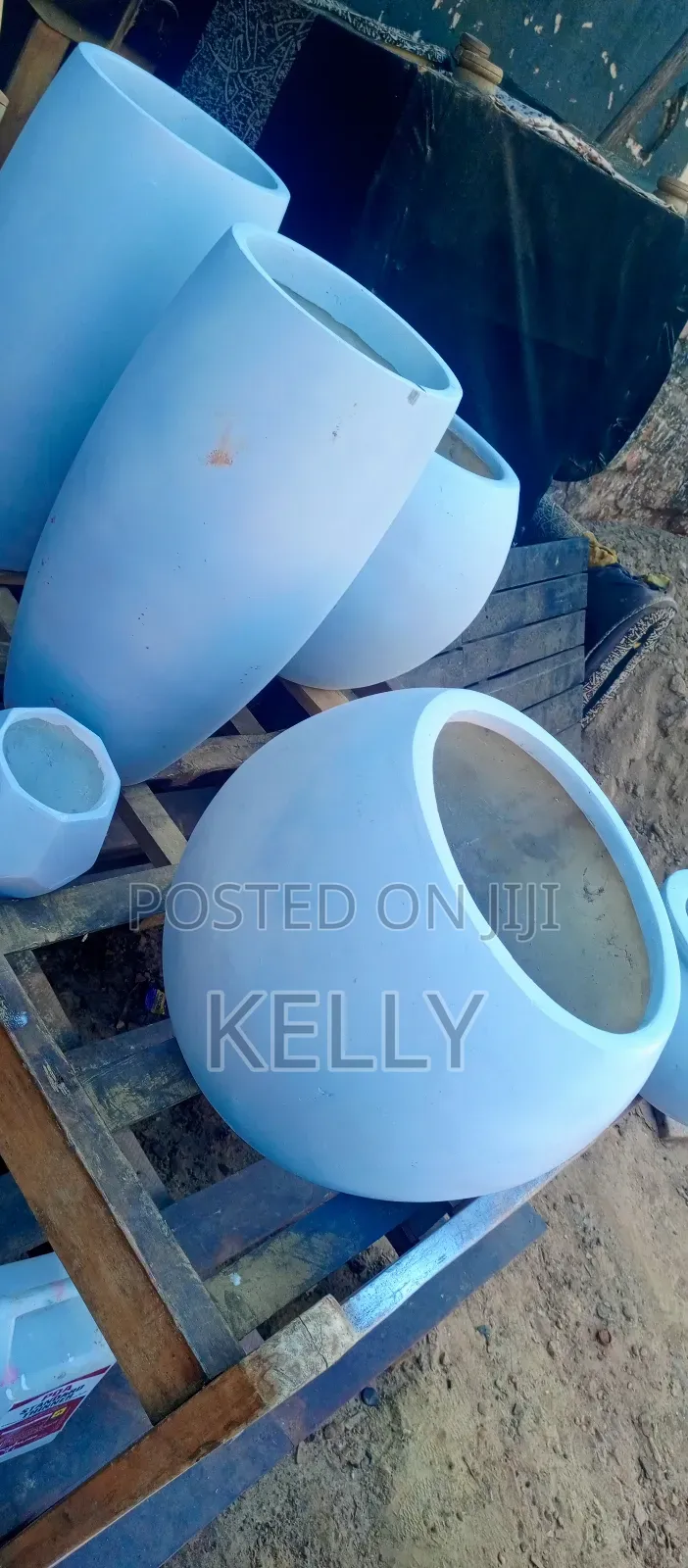 Indoor and Outdoor Flower Pots Available