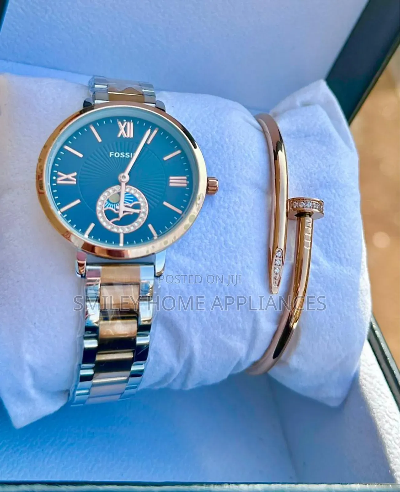 Fossil Women's Golden Classy Watch and Bracelet
