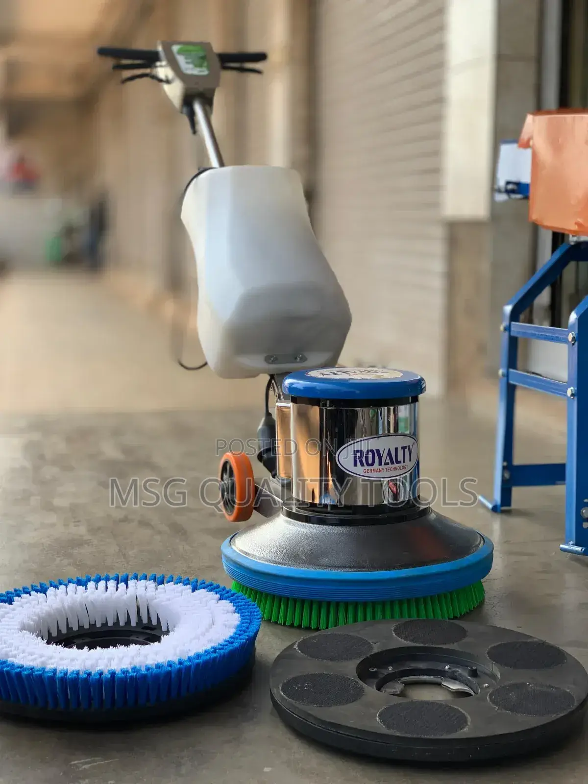 Floor Scrubbing Machine