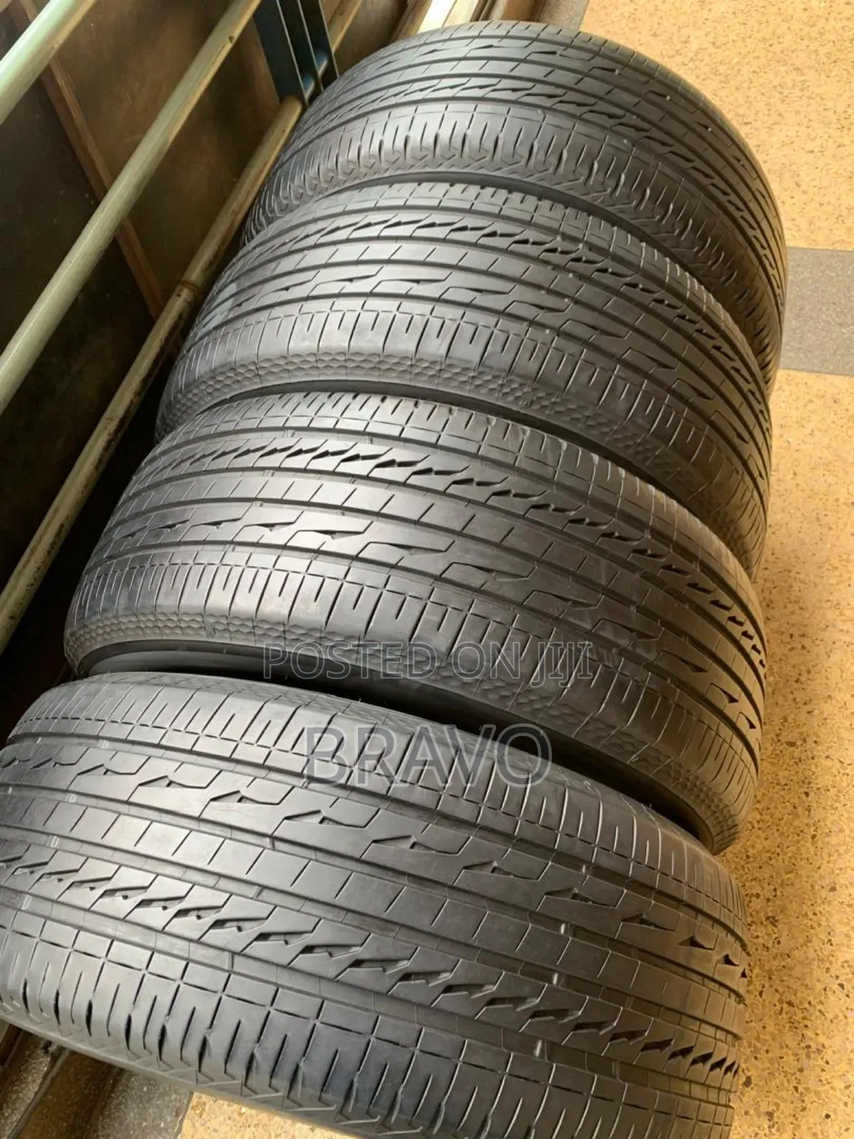 265/55r19 Bridgestone Used Good Condition for Land Cruiser.