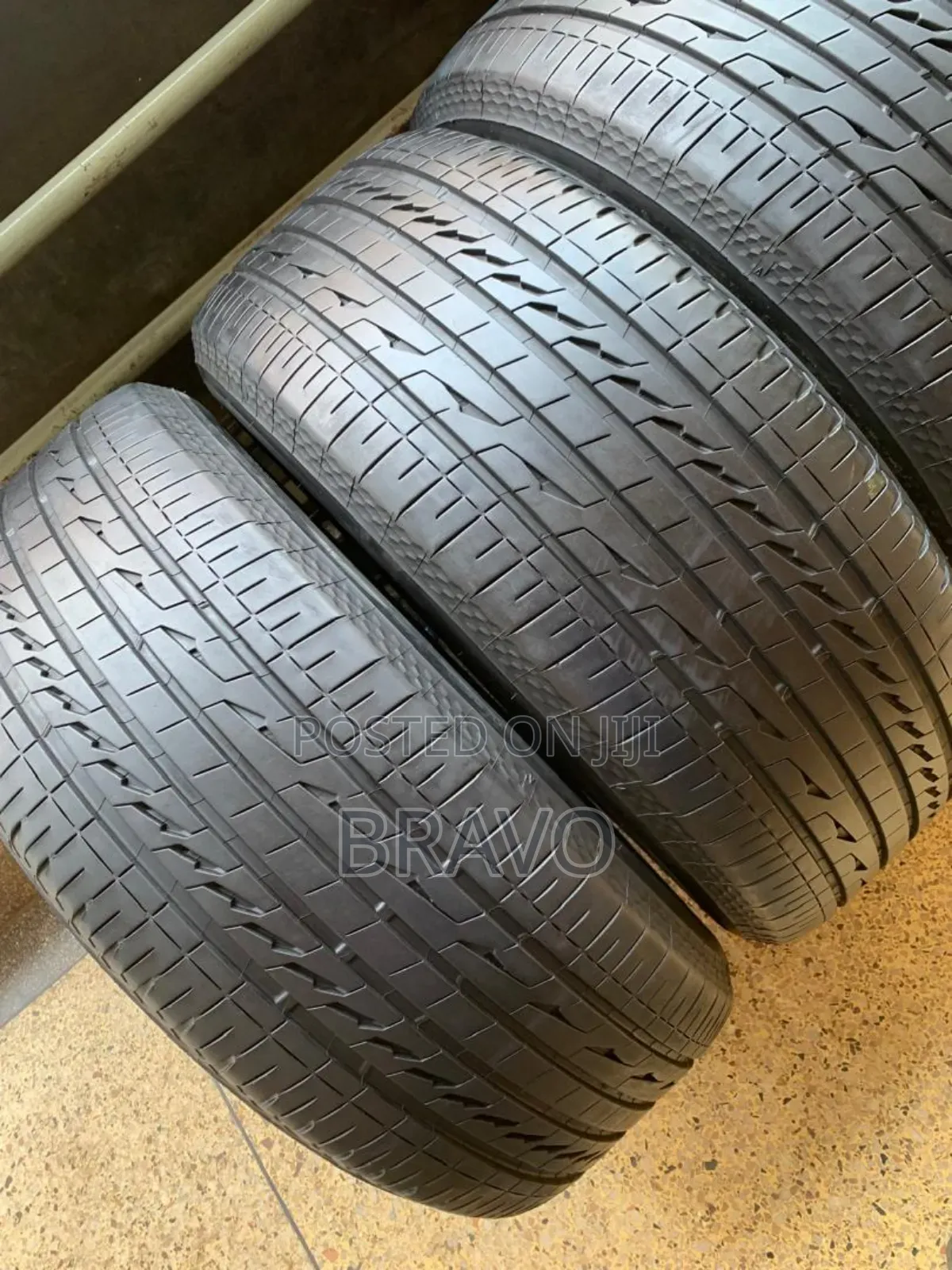 265/55r19 Bridgestone Used Good Condition for Land Cruiser.