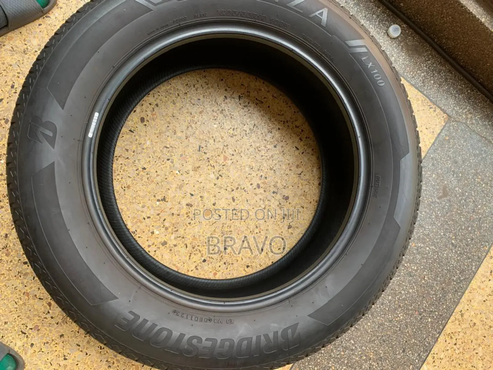 265/55r19 Bridgestone Used Good Condition for Land Cruiser.