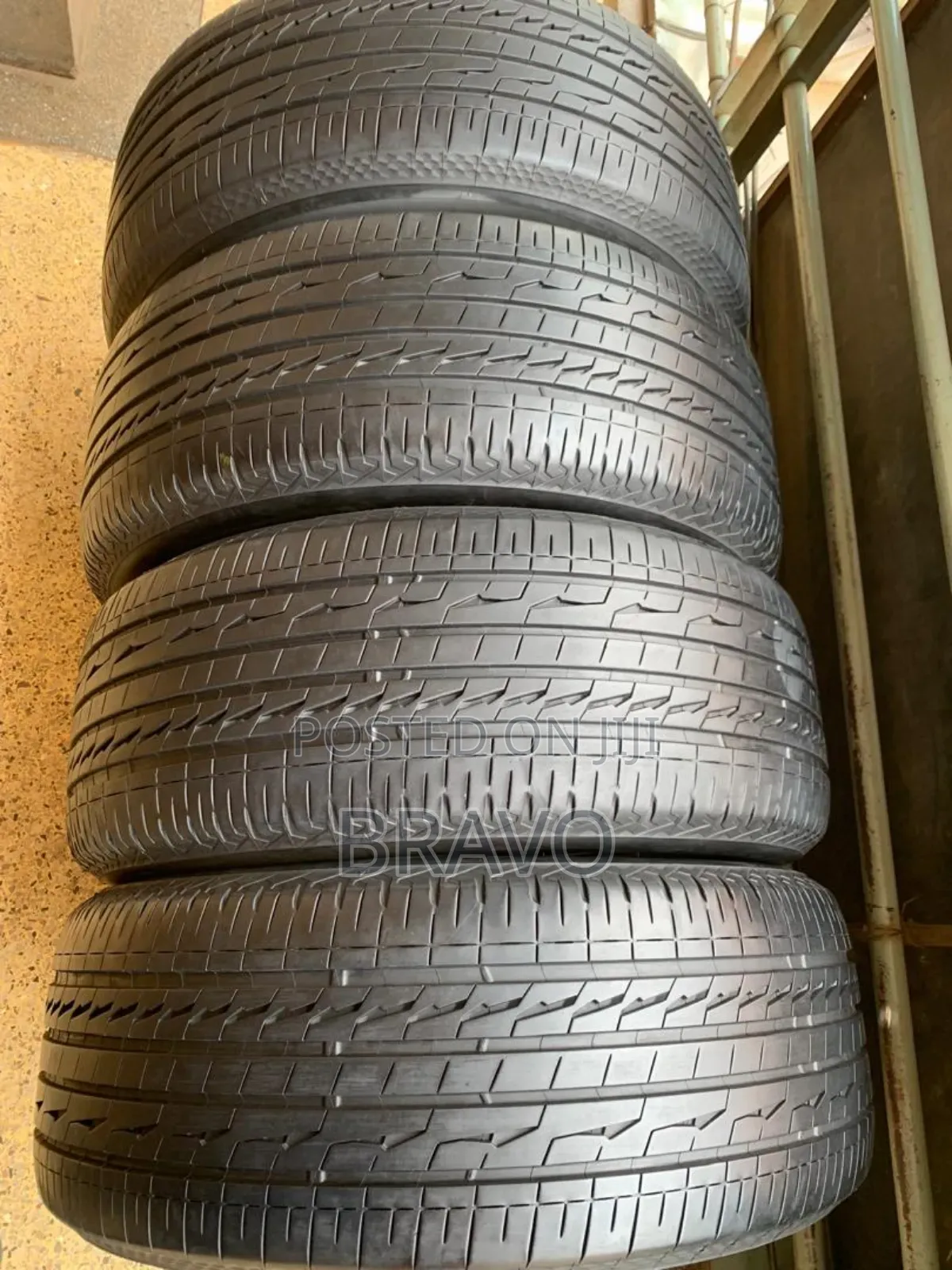 265/55r19 Bridgestone Used Good Condition for Land Cruiser.
