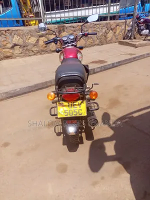 Mahindra Centuro 2012 Red