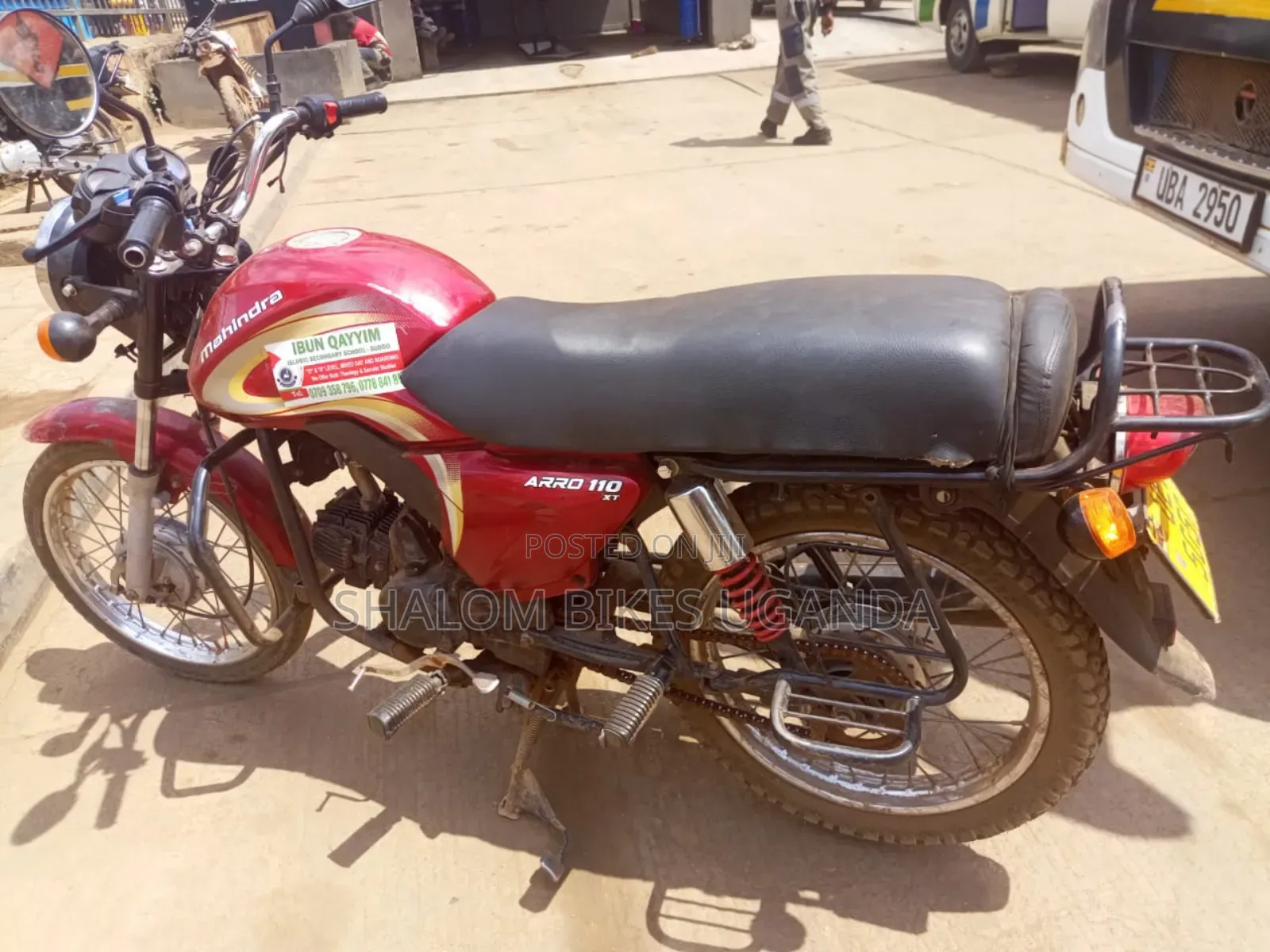 Mahindra Centuro 2012 Red