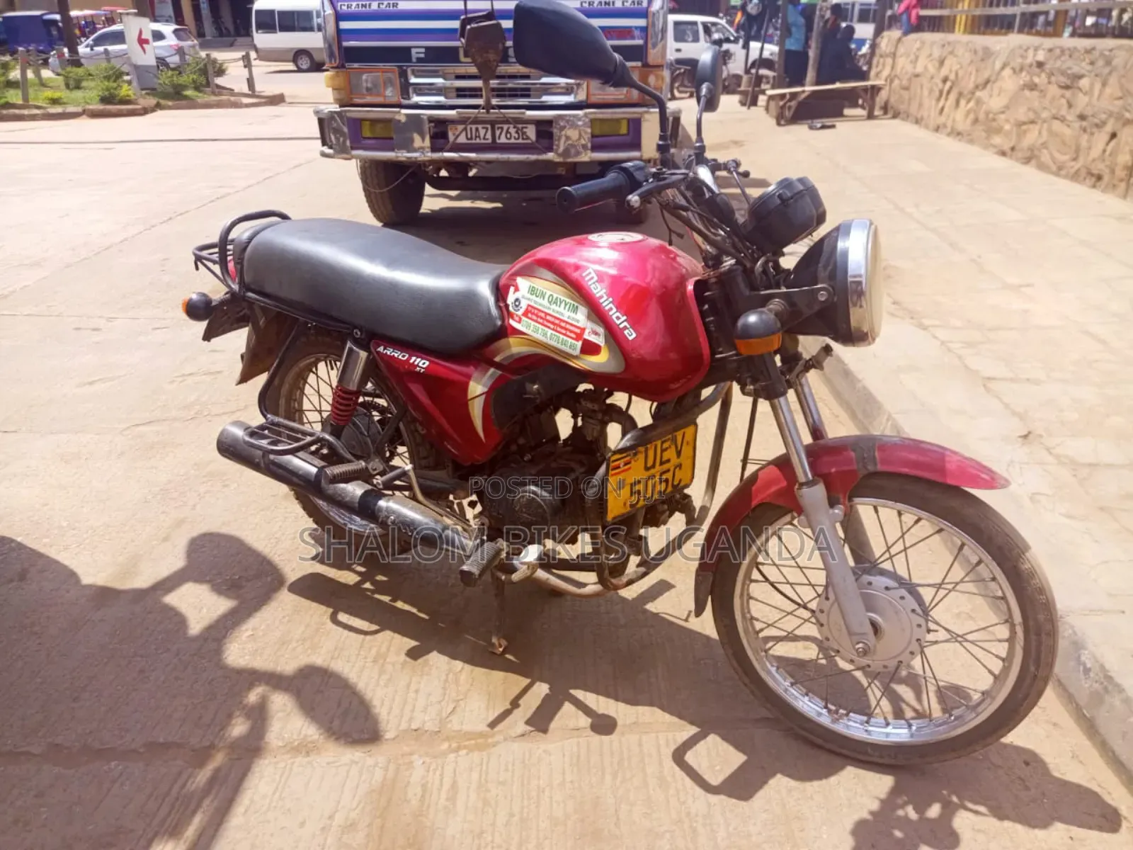 Mahindra Centuro 2012 Red