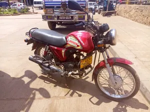Mahindra Centuro 2012 Red