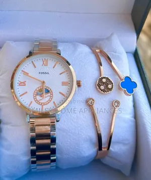 Fossil Women's Classy Gift Box Watch With a Bracelet