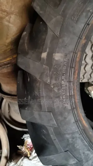 11.2r24 Used Appollo Tyre(Mudgrip)