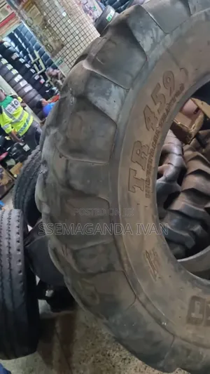 16.9r28 Used Tyre for Tractor BKT