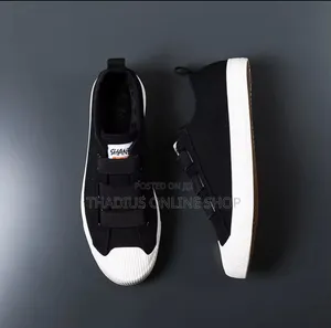 Ladys Classic Fashion Sneakers