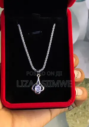 Solitaire Water Drop Pendant Necklace