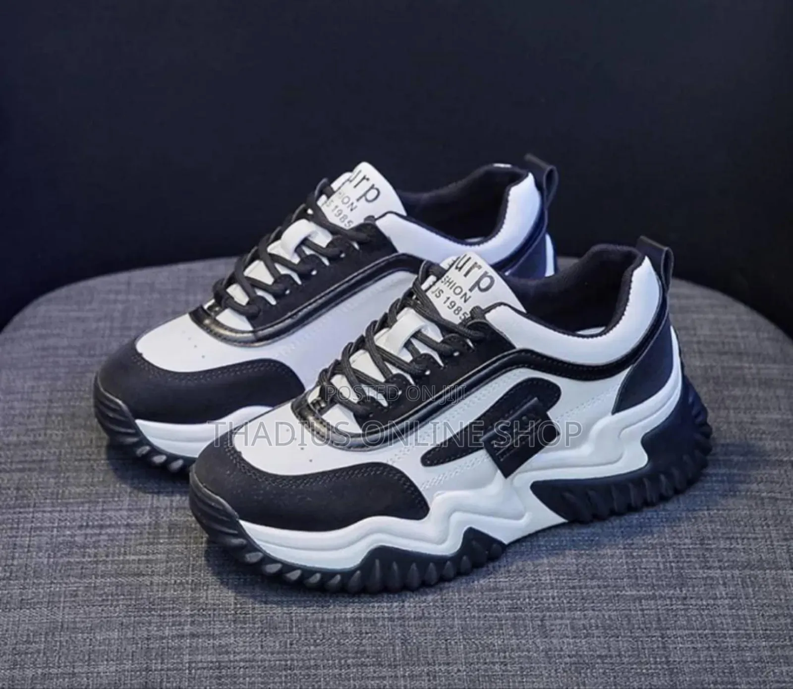 Ladys / Girls Classic Stylist Sneakers