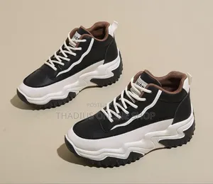 Ladys / Girls Classic Stylist Sneakers