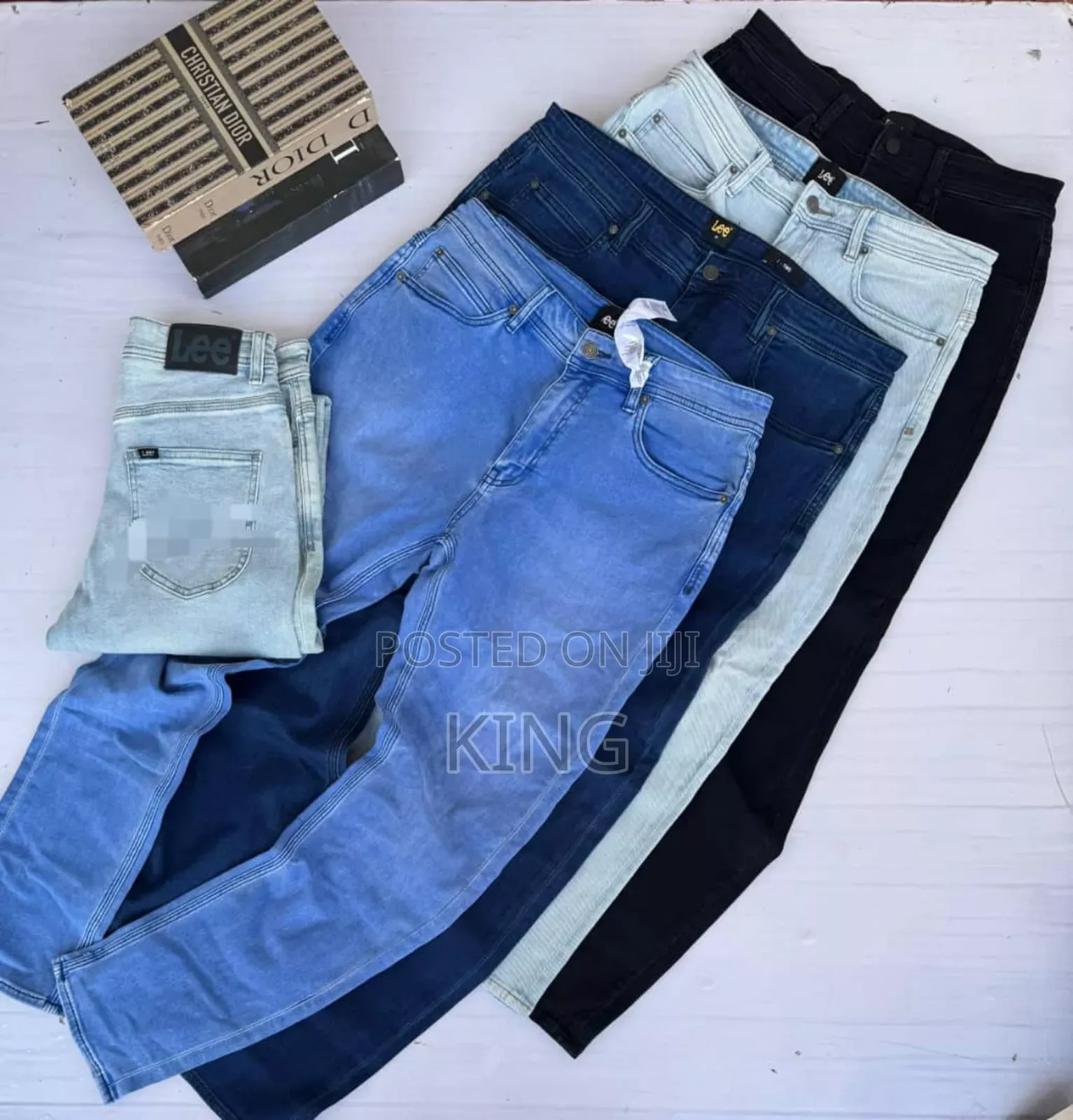Plain Cast Jeans