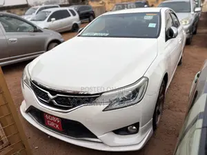 Photo - Toyota Mark X 2013 White