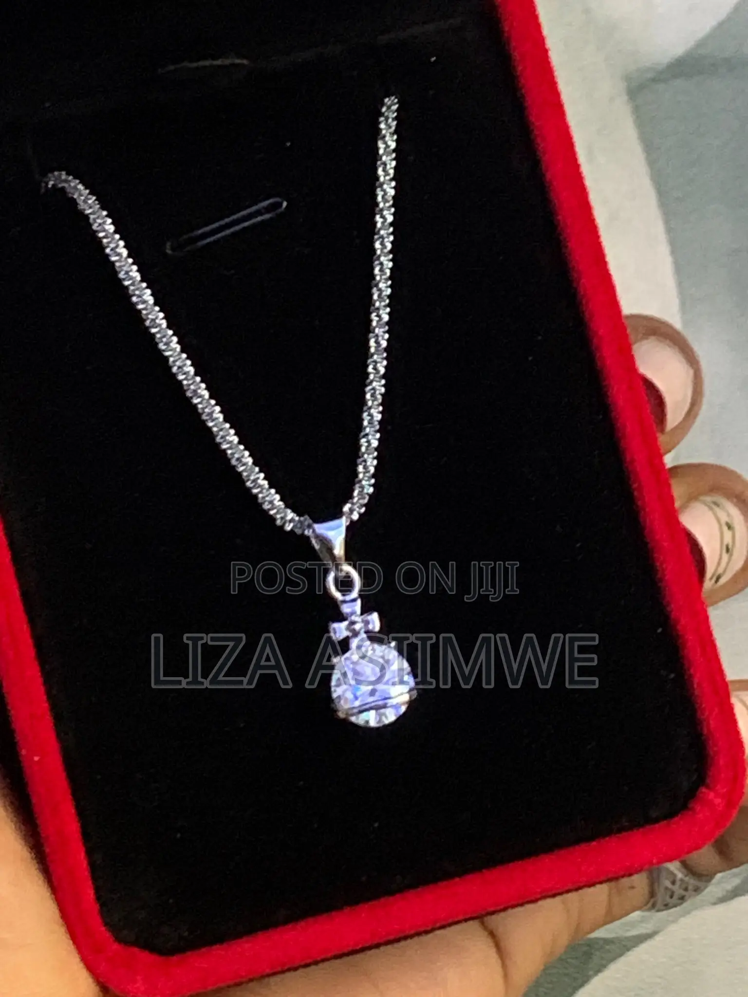 Ele Queen Dainty Round Solitaire Lady’S Necklace