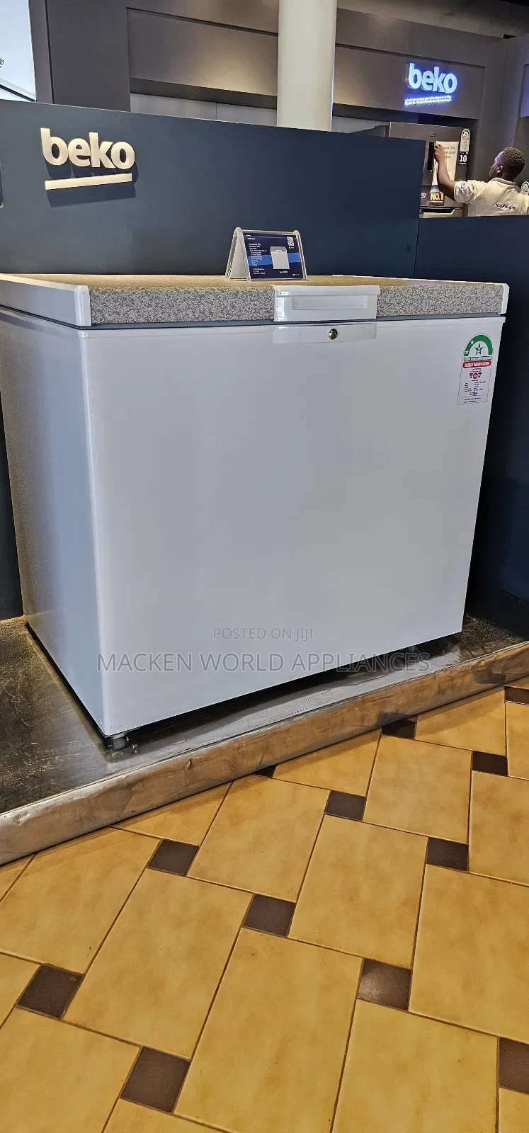 Beko 200L Chest Freezer W/ Sliding Glass BCF2222S UK KE.