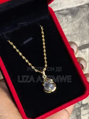 Gold Inbuilt Brandy Water Drop Lady’S Necklaces