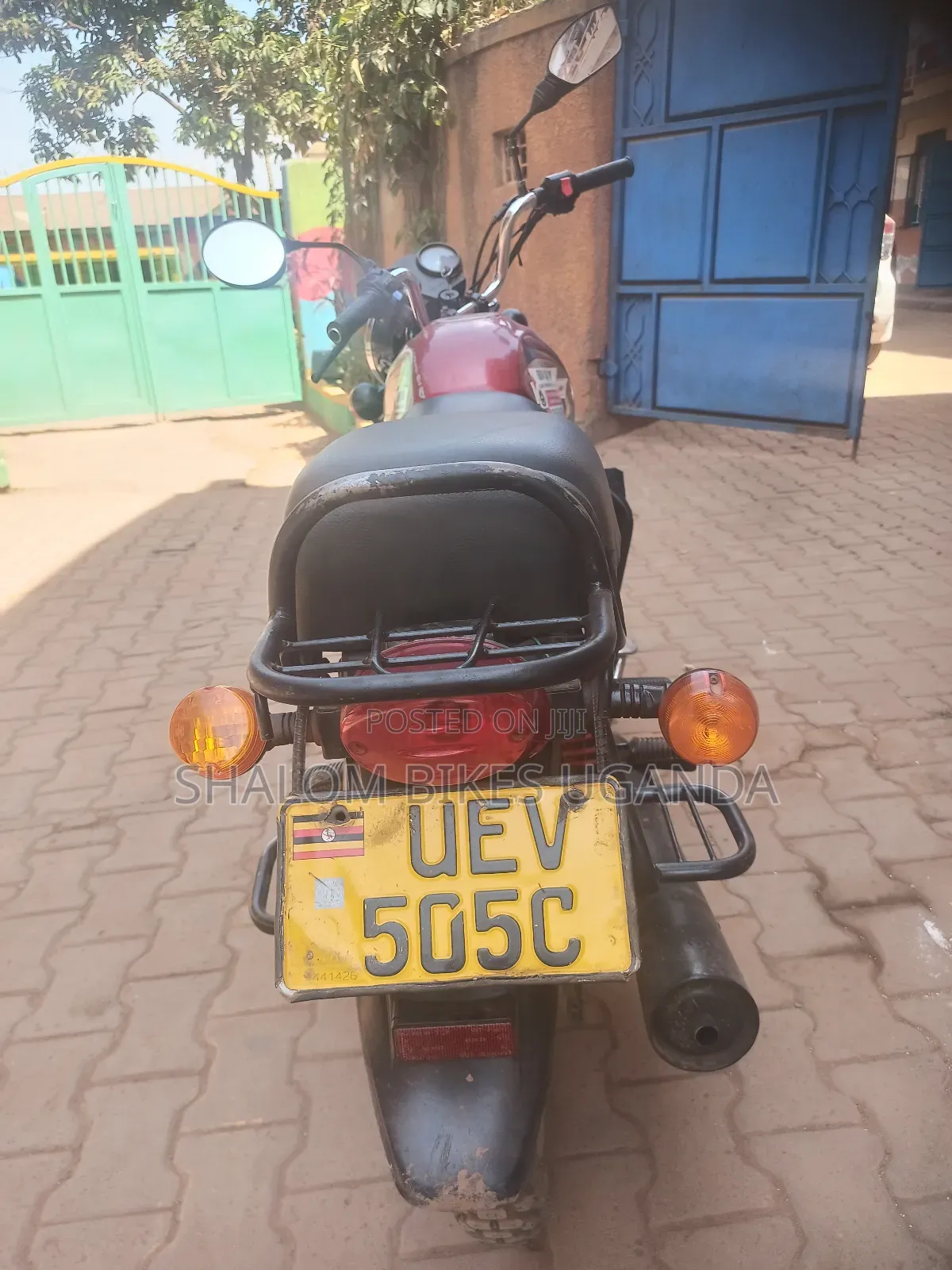 Mahindra Gusto 2017 Red