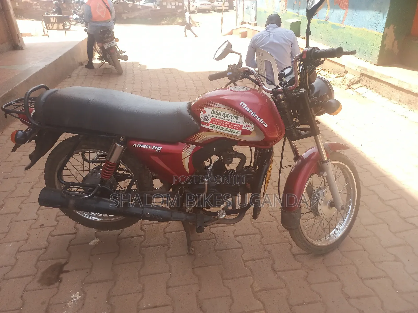Mahindra Gusto 2017 Red
