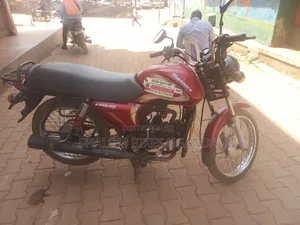 Mahindra Gusto 2017 Red